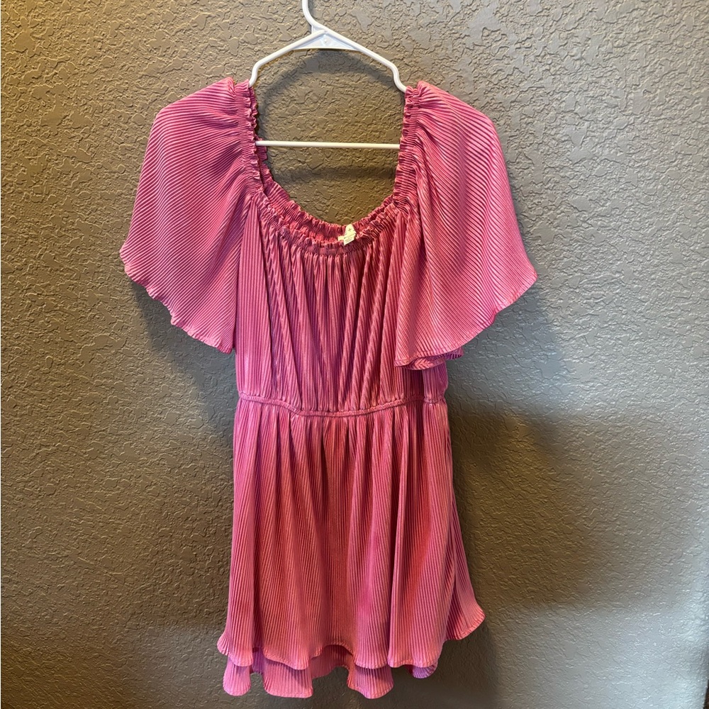 She + Sky Vibrant Pink Pleated Top
